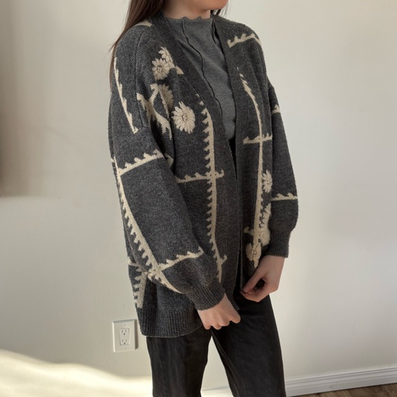 Anthropologie Sweaters - Anthropologie Gray and Cream Patterned Cardigan
